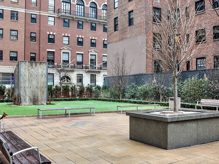 226 E 70th St #3C — Photo 16