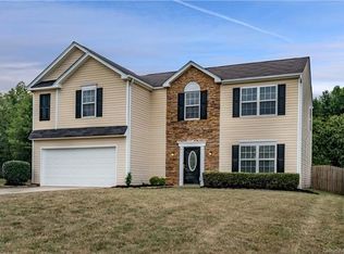 5018 Cello Ct, Charlotte, NC 28215