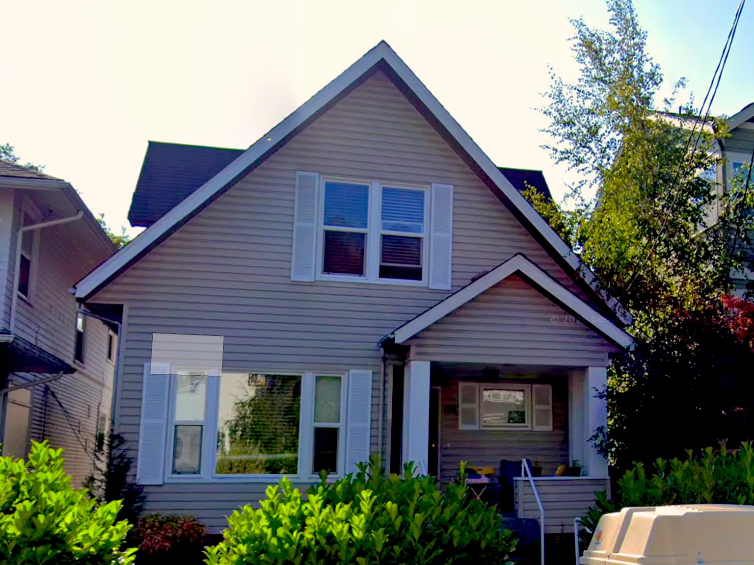 5 bed, 1.5 bath, 1400 sqft, $4,400 — Photo 1
