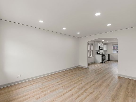 4th image of 3748 W 54th St