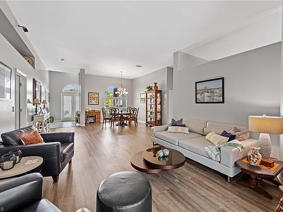 4th image of 21511 Belhaven WAY