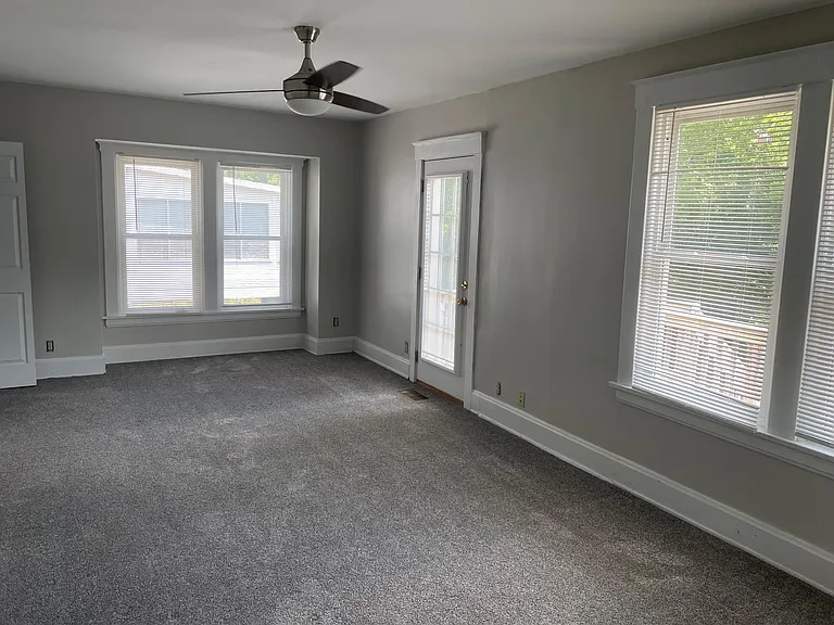 735 S Grand Ave — Photo 10