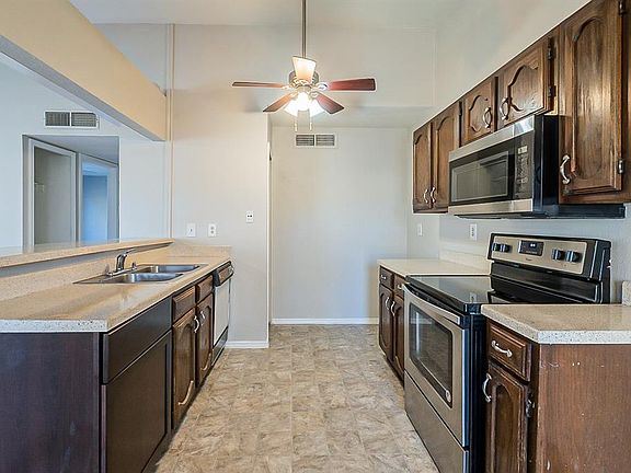 2nd image of 2416 Wildbriar Dr