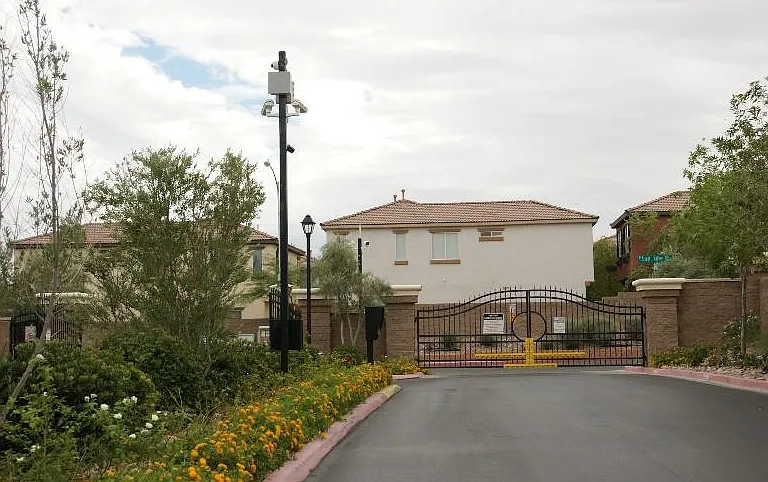 5010 Whispy Breeze Ave — Photo 24