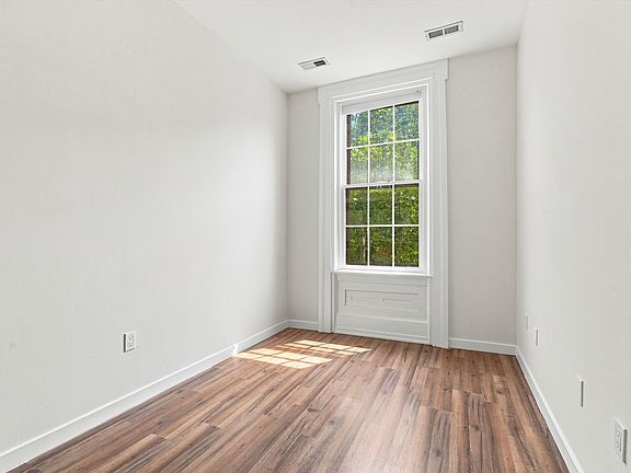5th image of 1525 Green St APT 2F