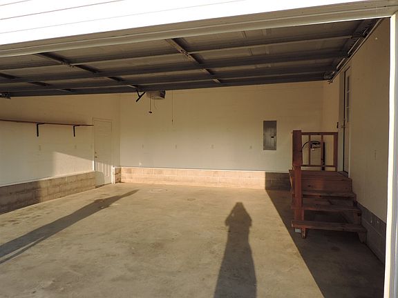 4th image of 250 Keystone Dr
