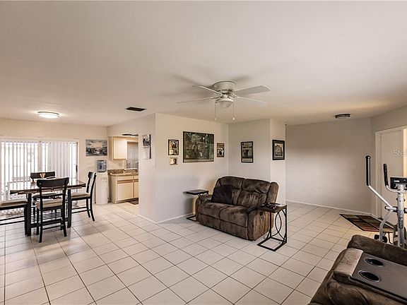 4th image of 842 Forest Hill Ln