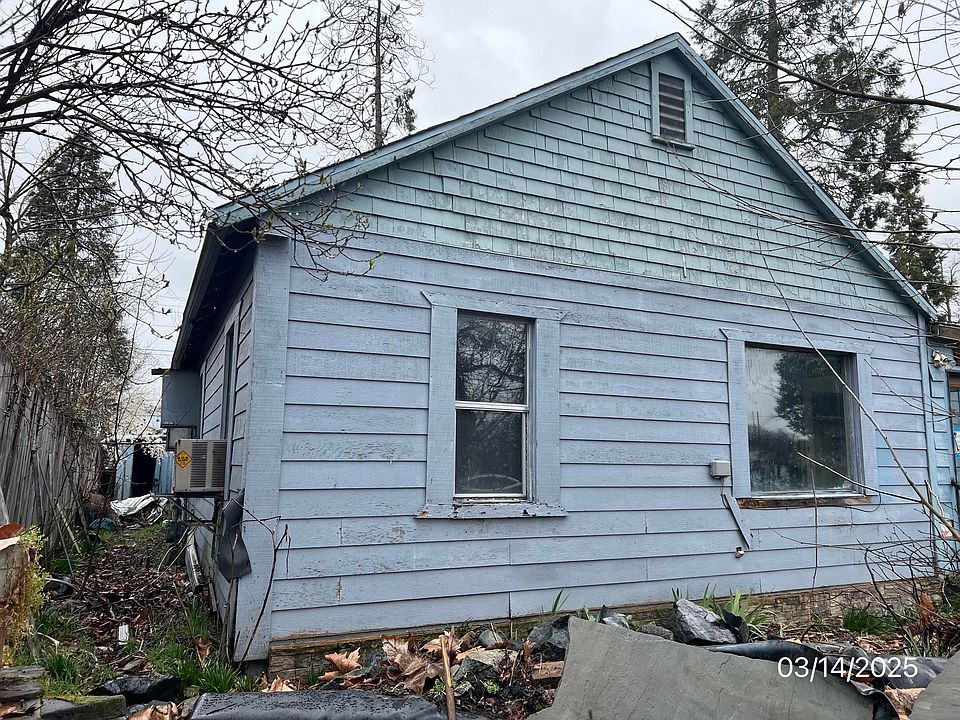 2nd image of 416 SW I St