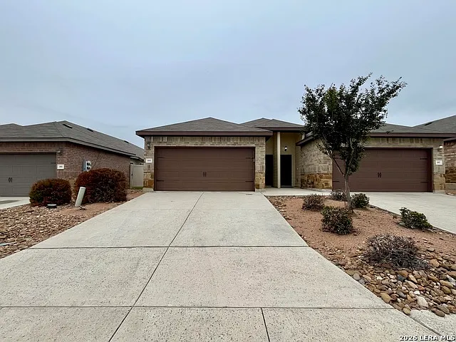 185 Joanne Cv — Photo 1