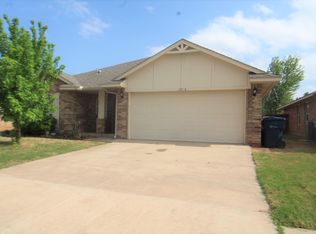 12016 SW 10th St, Yukon, OK 73099