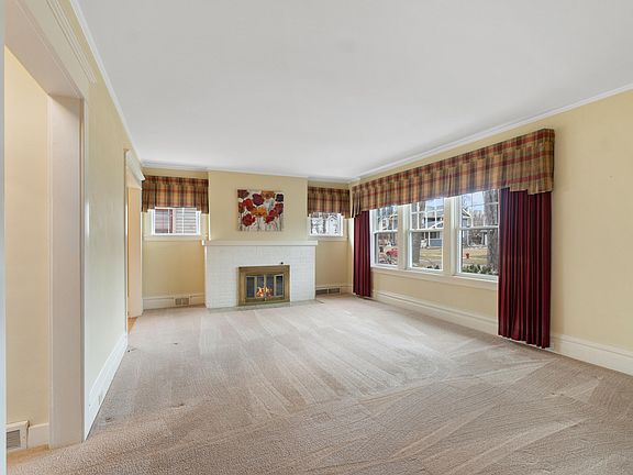 5th image of 707 Woodfield Dr