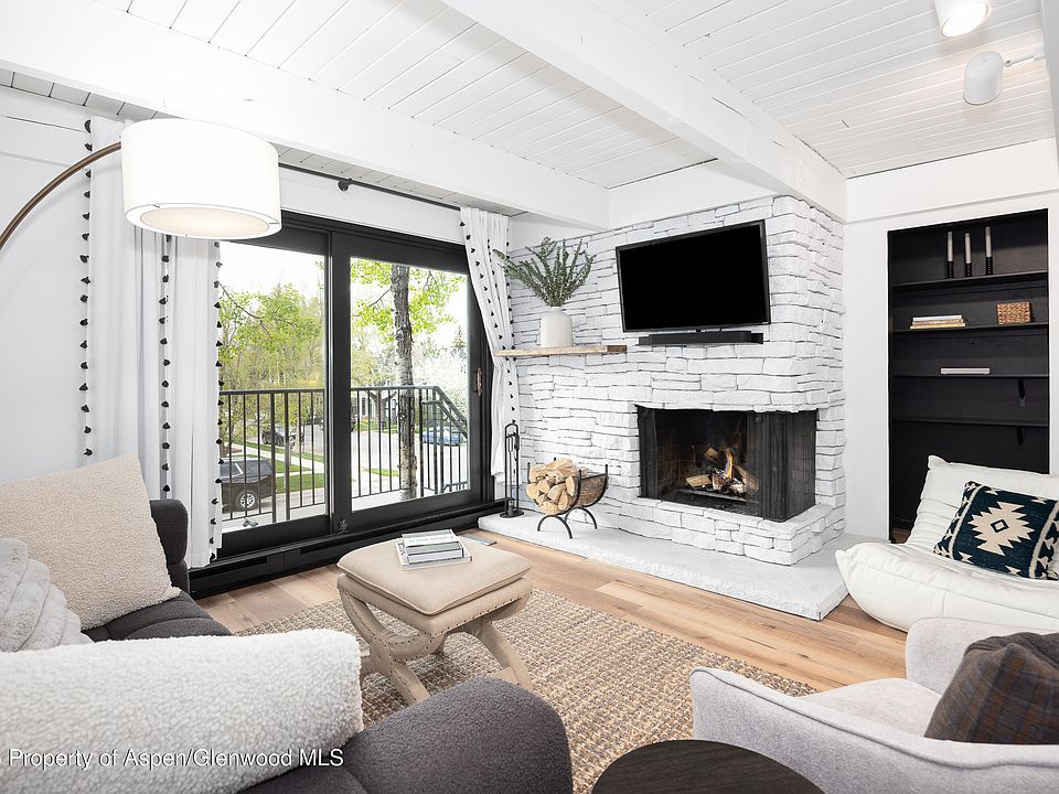1st image of 901 E Hyman Ave #4