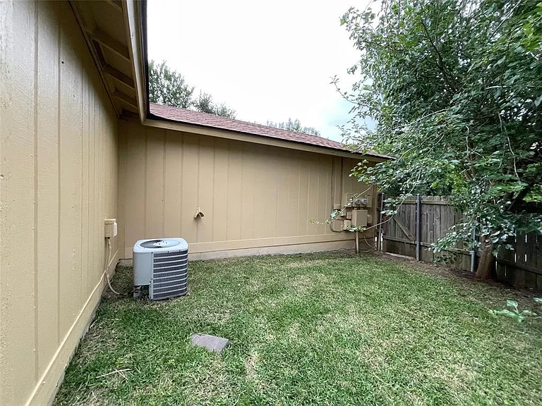 8005 W Gate Blvd #B — Photo 17