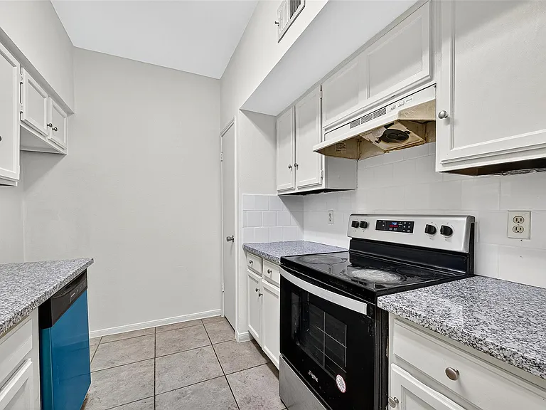 7395 Regency Square Ct #7395 — Photo 11