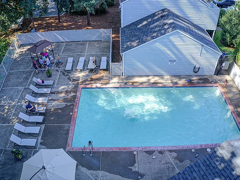 PARKGROVE APARTMENTS — Photo 6