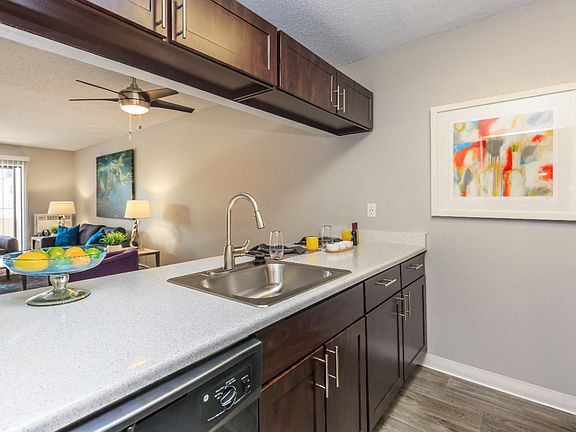 Retreat at Water''s Edge | Colorado Springs, CO Apartments