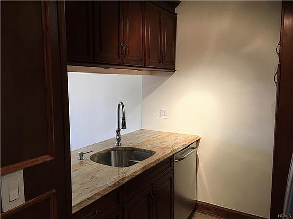 4th image of 25 Rockledge Ave
