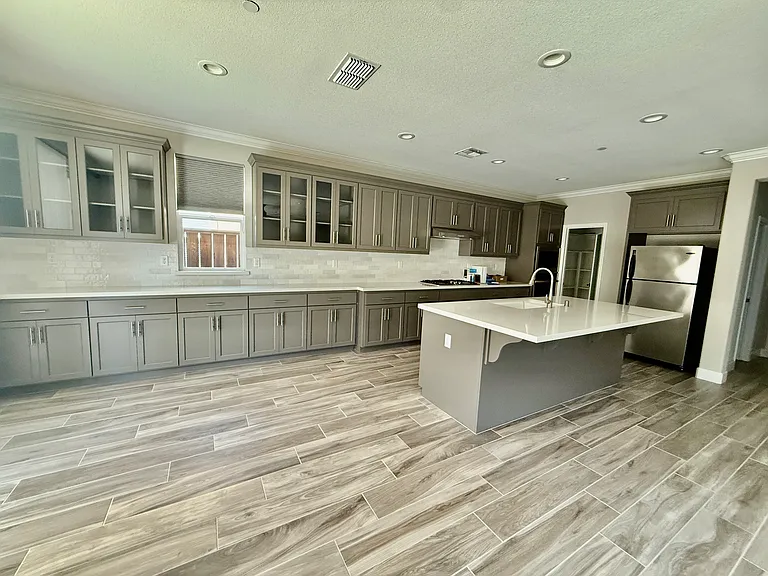 2650 Mayfair St — Photo 14