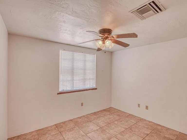 1304 E Linden St #1 — Photo 5