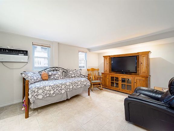 5th image of 7171 71st St