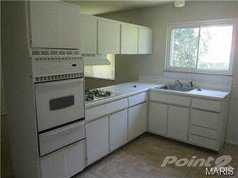3rd image of 4837 Rose Blossom Ln