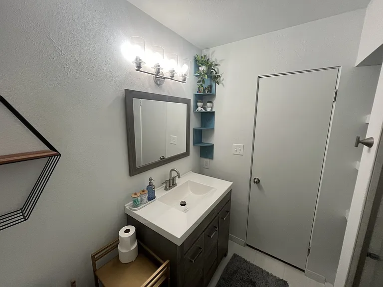 Fountain View Dr — Photo 15