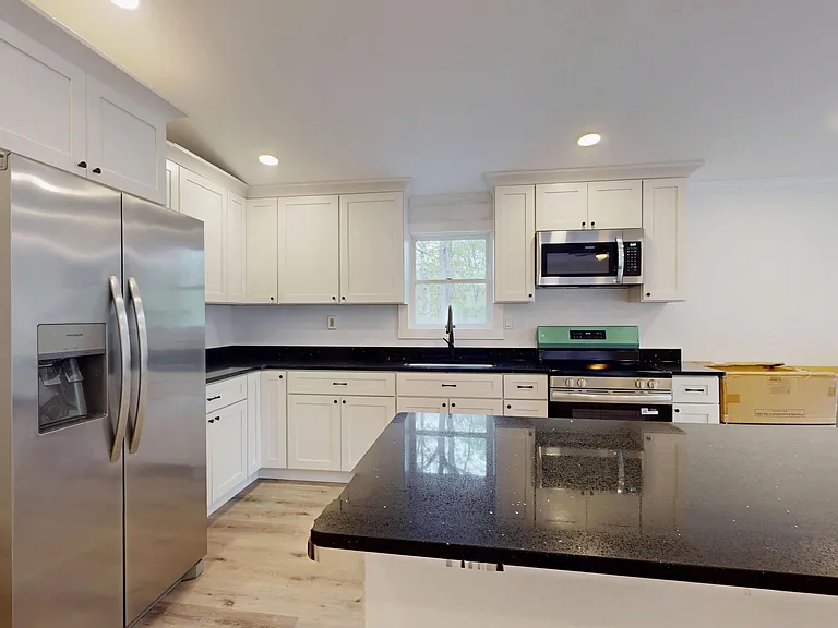 101 Arbutus Ct — Photo 10
