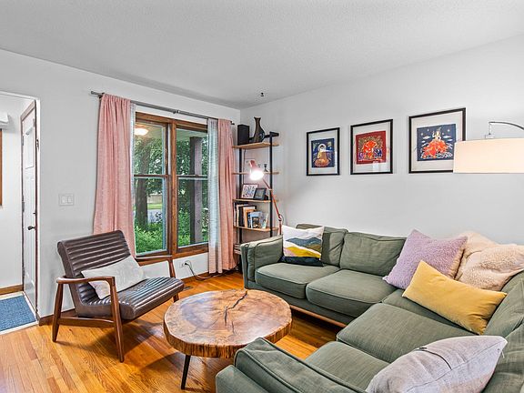 3rd image of 2434 31st Ave S