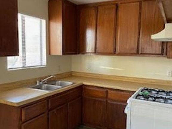 2nd image of 1608 W 227th St #1-6