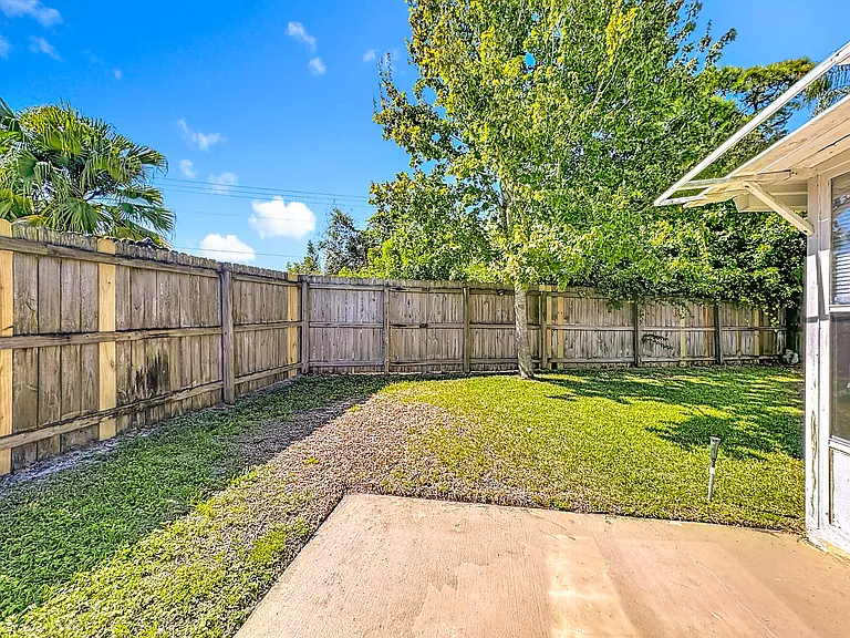 3033 Dunhill Dr — Photo 23