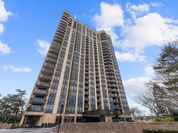 900 Palisade Ave APT 8B, Fort Lee, NJ 07024