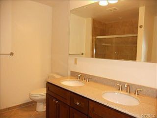 5th image of 17914 Magnolia Blvd Unit 305