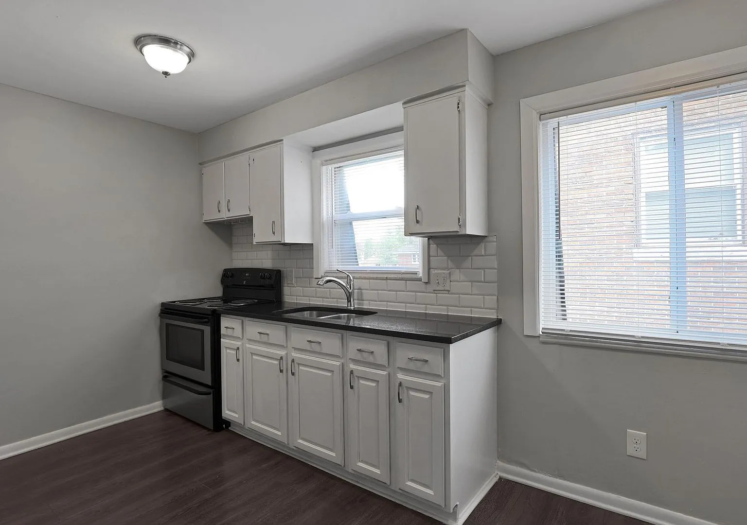 1170 Bryden Road - B - Unit B — Photo 1