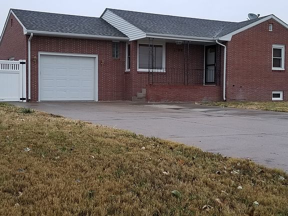 3rd image of 1826 N Sherman Ave