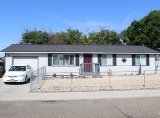 1327 SW 12th St, Ontario, OR 97914