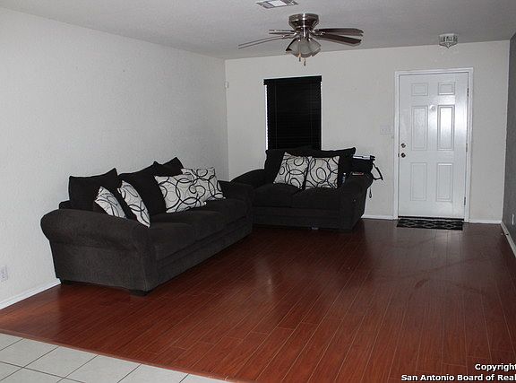 4th image of 1003 Daffodil Way