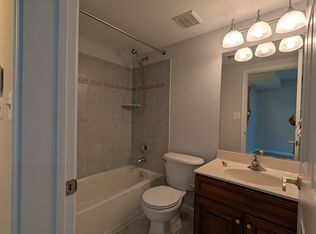 42681 Rolling Rock Sq, Chantilly, VA 20152