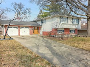 21W754 Buckingham Rd, Glen Ellyn, IL 60137