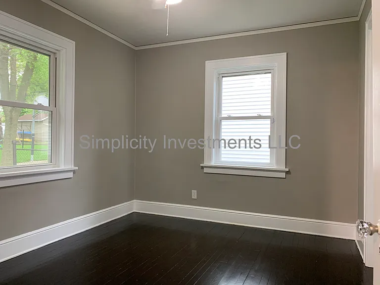 229 18th St NW — Photo 12