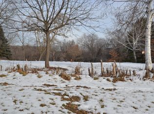 Noel Dr, Saint Paul, MN 55117