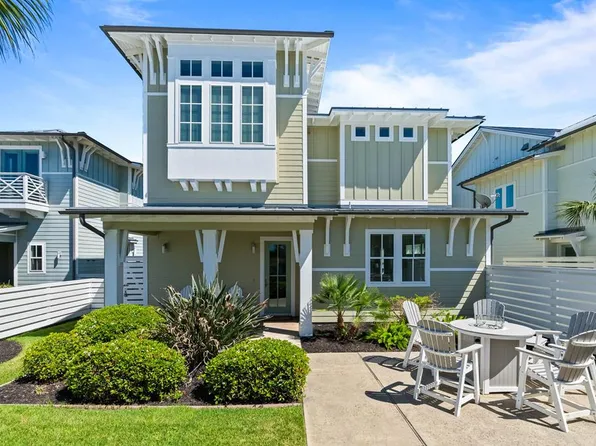 106 Reserve Ln, Rockport, TX 78382