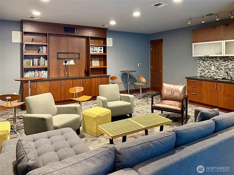 4th image of 4547 8th Avenue NE #204