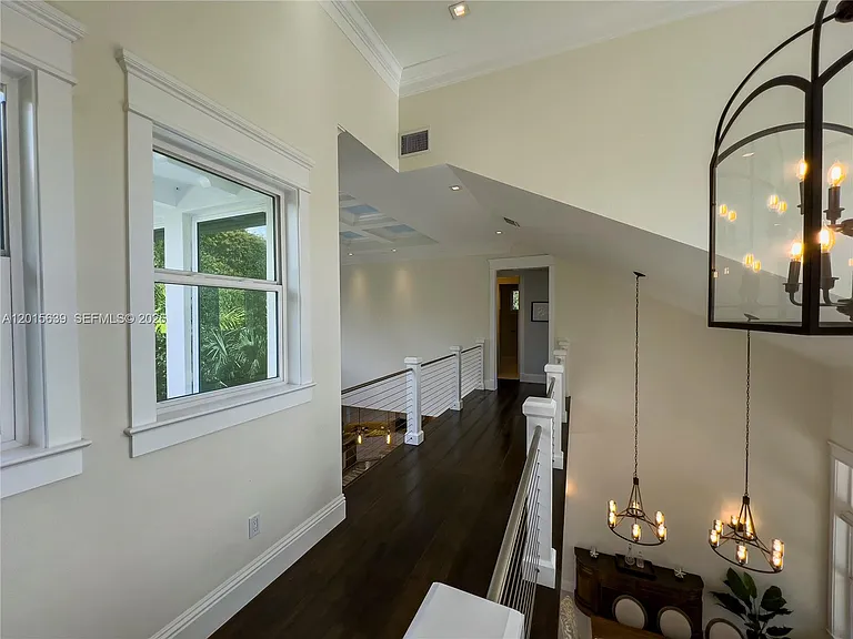545 SW Indianola St — Photo 34
