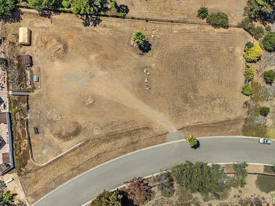 2nd image of Kaywood Cir #25