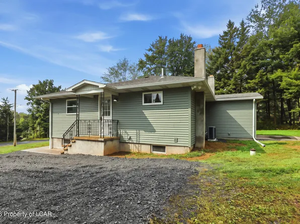 1198 W Mountain Lake Dr, Wilkes Barre, PA 18702