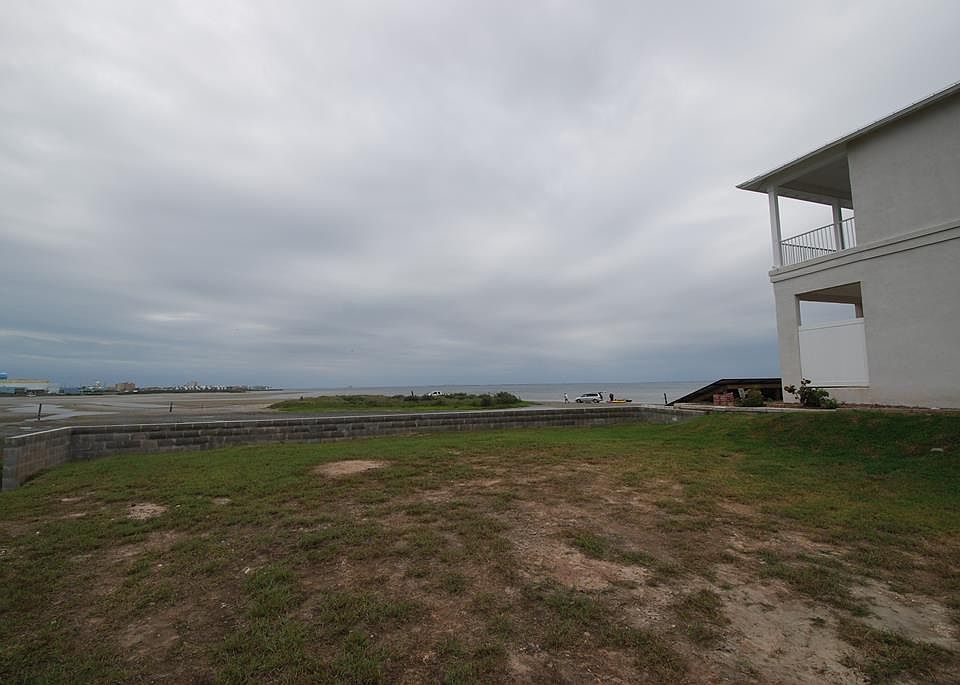 2nd image of L6blk18 Shore Dr