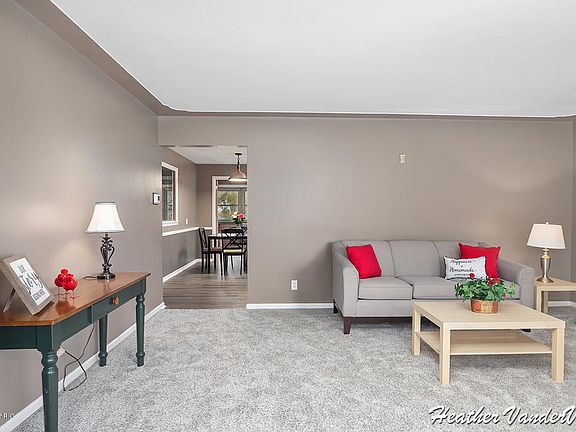 5th image of 4064 Van Buren St