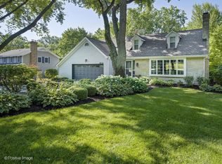 28W321 Indian Knoll Trl, West Chicago, IL 60185