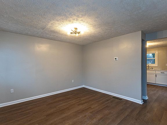 4th image of 941 5th Ave