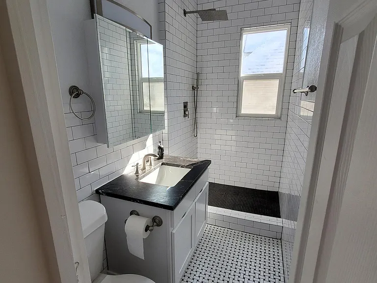 1259 N Clarkson St #3 — Photo 11